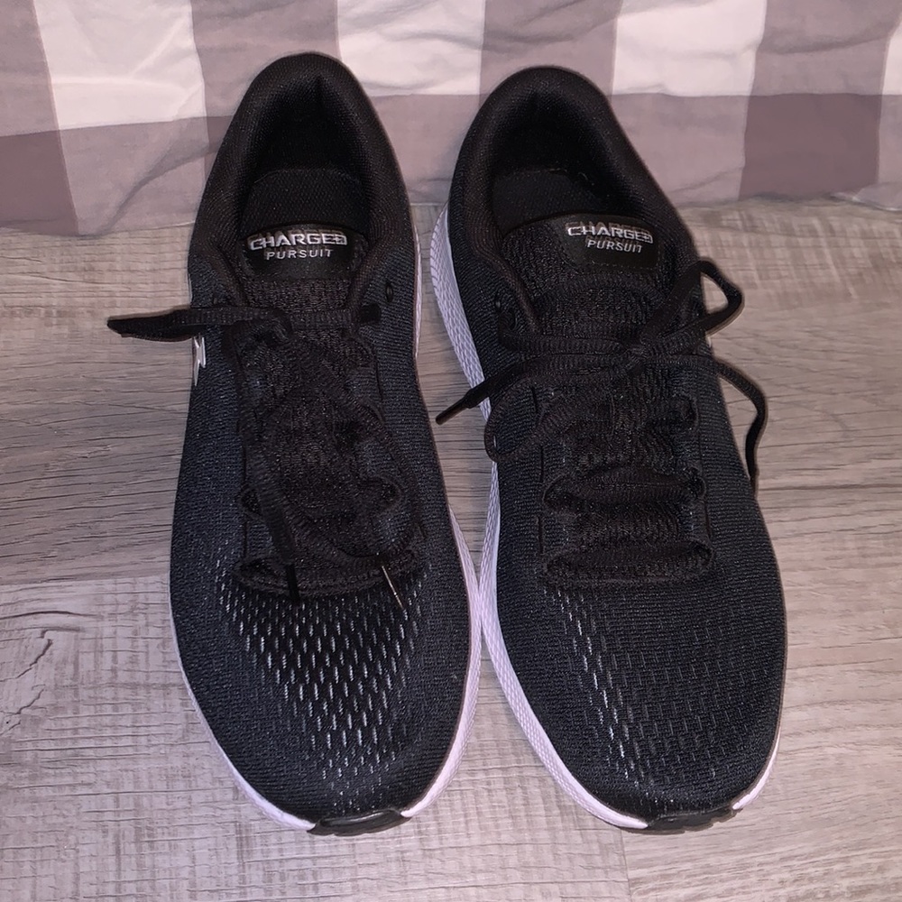 Women’s Under Armor Charged Pursuit 2 Sneaker - Black US Women’s Size 9 - Picture 2 of 5